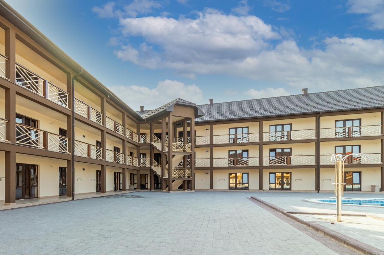 Hotel Nikoletta Solotvyno Exterior foto