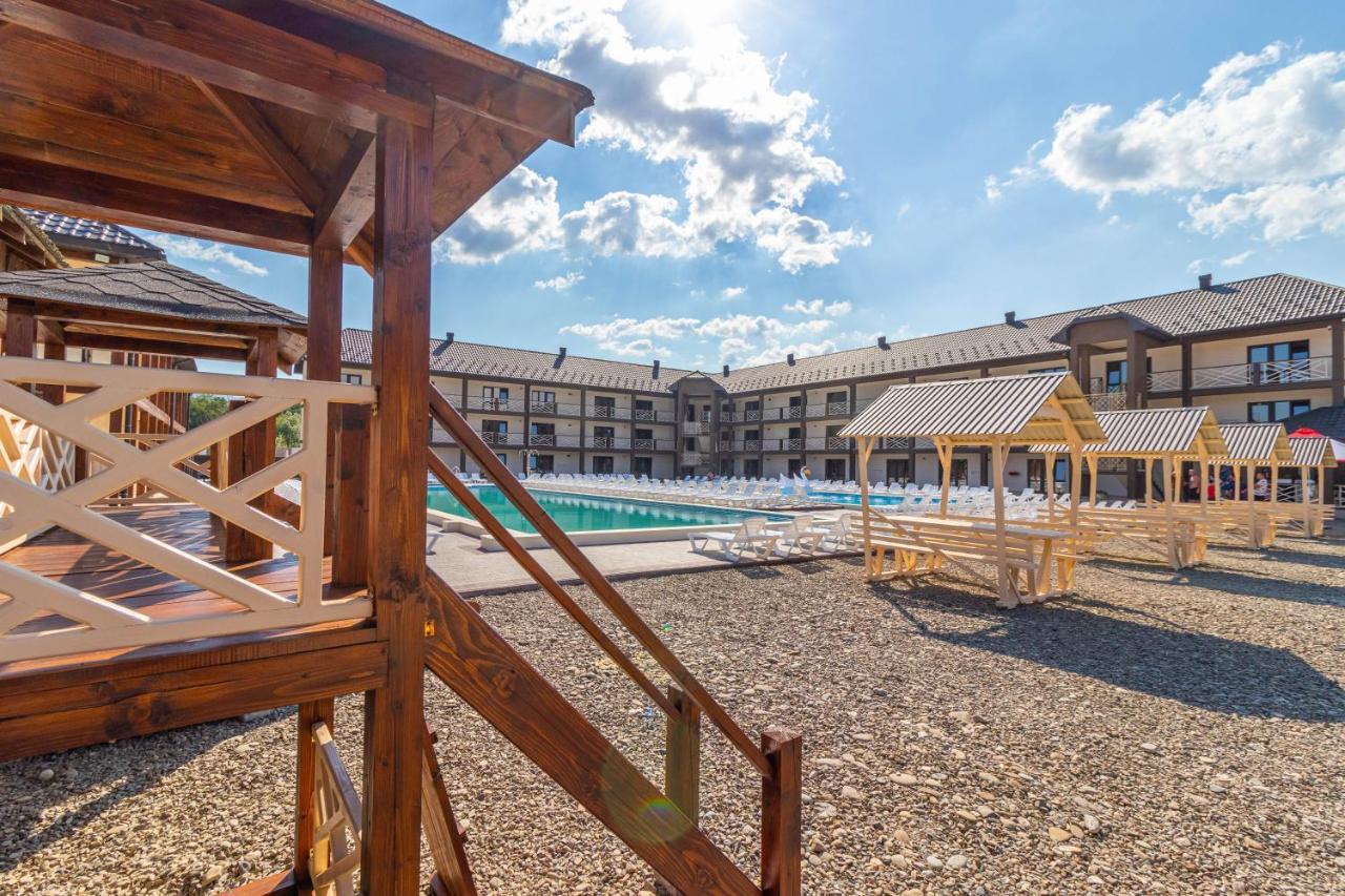 Hotel Nikoletta Solotvyno Exterior foto